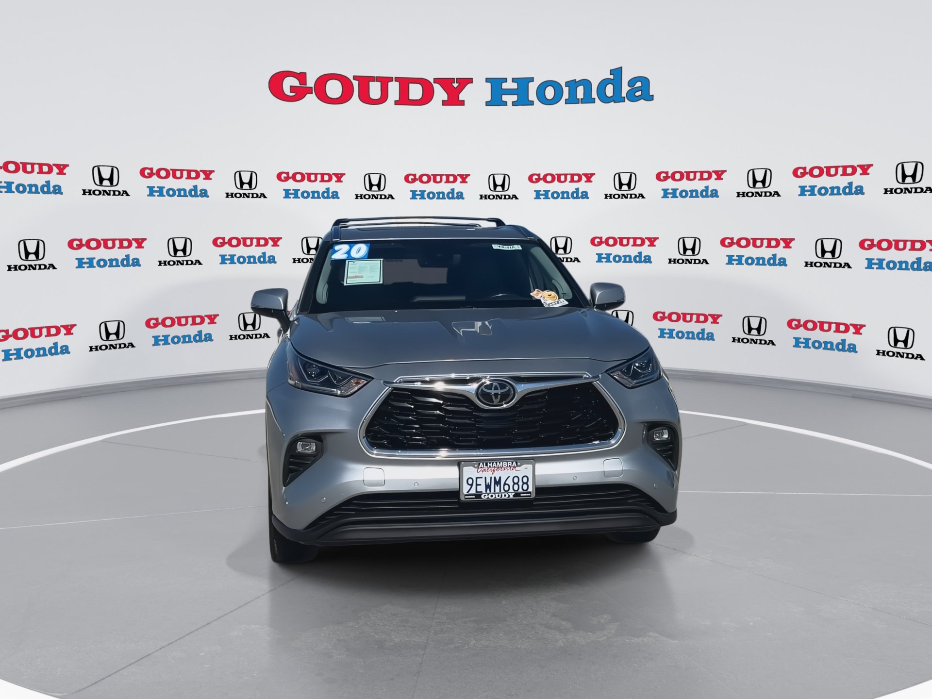 Used 2020 Toyota Highlander Limited FWD image 3