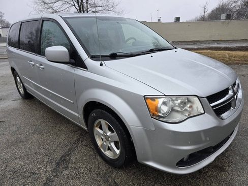 Used 2012 Dodge Grand Caravan Crew FWD image 3