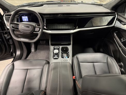 Used 2024 Jeep Wagoneer Launch Edition image 4