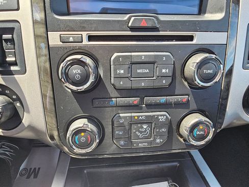 Used 2017 Ford Expedition Limited w/ Equipment Group 301A AWD/4WD image 27
