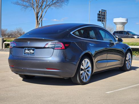 Used 2018 Tesla Model 3 Long Range image 13