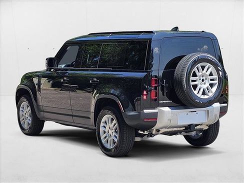 New 2025 Land Rover Defender 110 S image 9