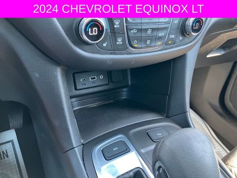 Used 2024 Chevrolet Equinox LT AWD/4WD image 35
