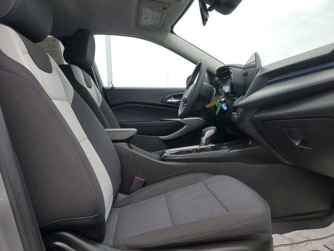 Certified 2025 Chevrolet Trax LS w/ LS Convenience Package FWD image 24