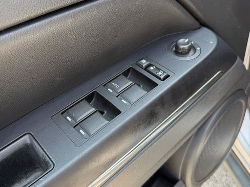 Used 2011 Jeep Patriot Latitude AWD/4WD image 16