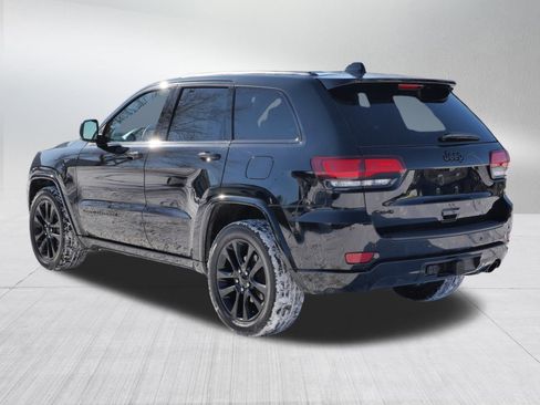 Used 2019 Jeep Grand Cherokee Altitude image 5