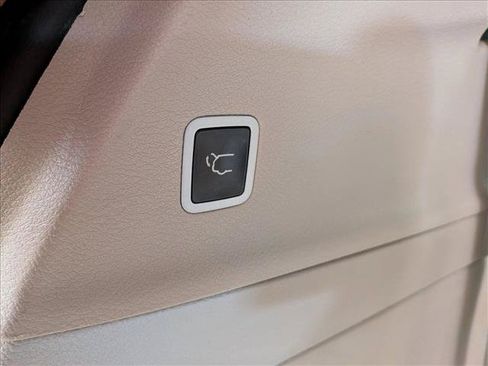 Used 2017 Chrysler Pacifica Touring-L Plus FWD image 7