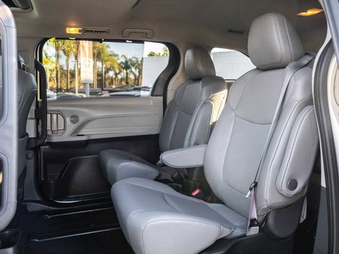 Certified 2024 Toyota Sienna XLE image 18