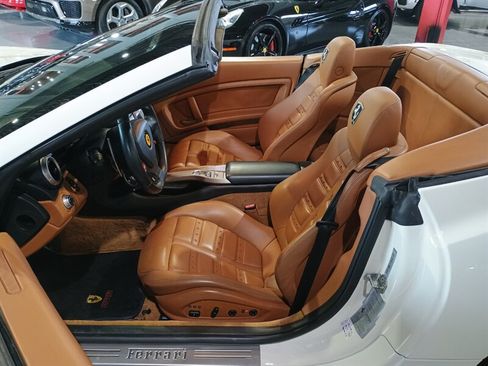 Used 2011 Ferrari California RWD image 12