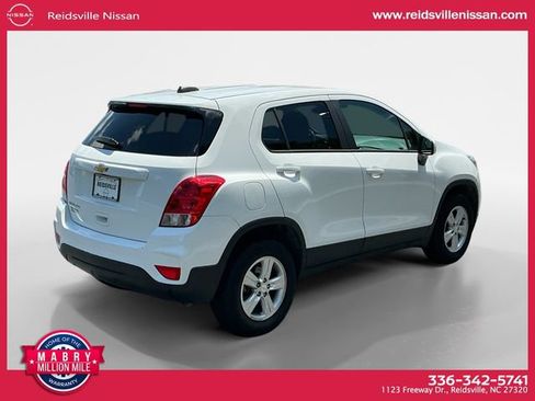 Used 2022 Chevrolet Trax LS w/ Tint and Cruise Package AWD/4WD image 6