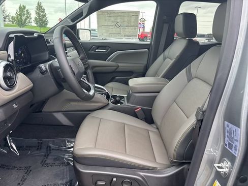 New 2026 Chevrolet Colorado ZR2 w/ Technology Package AWD/4WD image 9