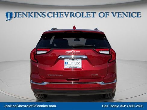 Used 2022 GMC Terrain Denali w/ Denali Premium Package image 4