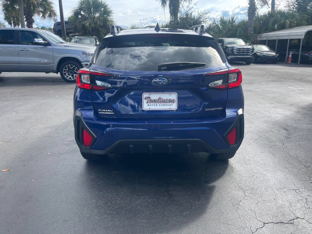 Used 2025 Subaru Crosstrek 2.5i Premium AWD/4WD image 4
