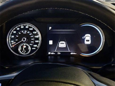 Used 2026 Genesis G70 2.5T image 12