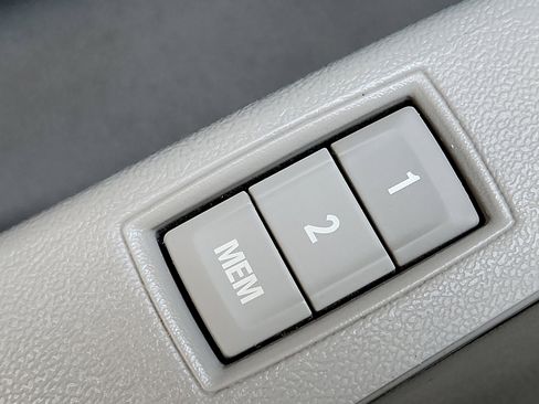 Used 2013 Buick LaCrosse Touring image 24