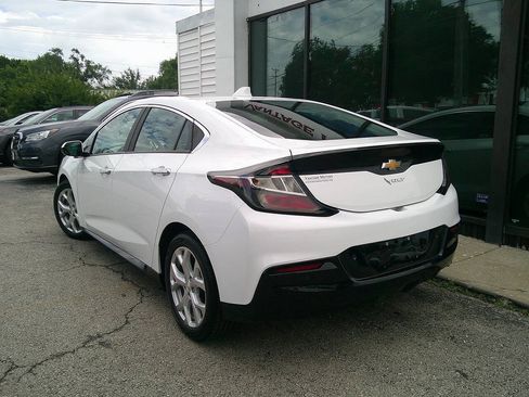 Used 2017 Chevrolet Volt Premier w/ Driver Confidence Package FWD image 6