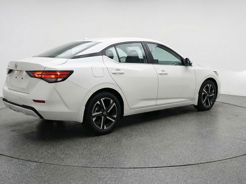 Used 2025 Nissan Sentra SV image 9