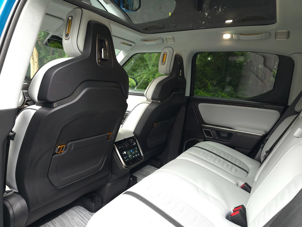 Used 2023 Rivian R1T Adventure Dual AWD/4WD image 15