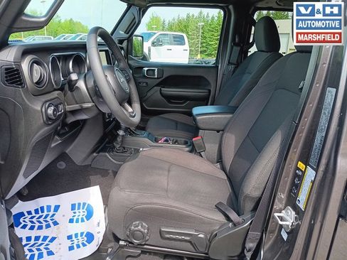 Used 2023 Jeep Wrangler Unlimited Sport AWD/4WD image 13