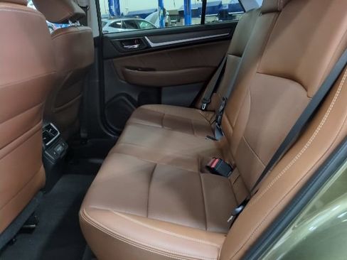 Used 2018 Subaru Outback 3.6R Touring image 18