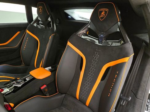 Used 2023 Lamborghini Huracan Tecnica image 31