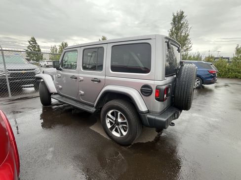 Used 2021 Jeep Wrangler Unlimited Sahara w/ Uconnect 4C Nav & Sound Group AWD/4WD image 2