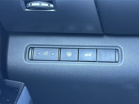 Used 2023 Nissan Pathfinder SL image 38