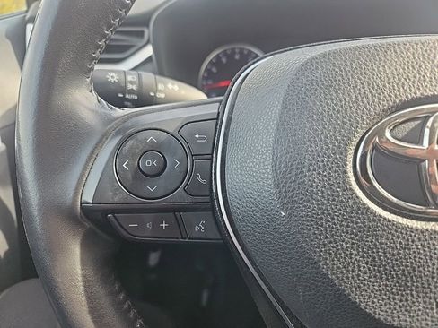 Used 2019 Toyota RAV4 XLE Premium image 21