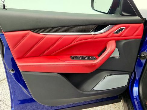 Used 2022 Maserati Levante Trofeo image 11