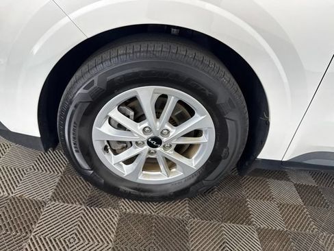 Certified 2024 Kia Carnival LX FWD image 30