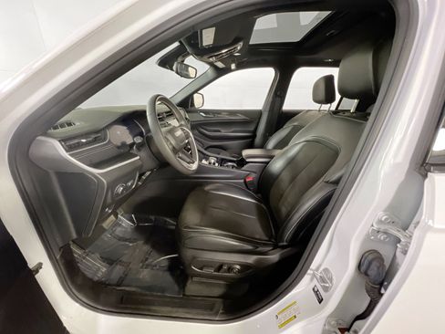 Used 2023 Jeep Grand Cherokee Altitude image 20