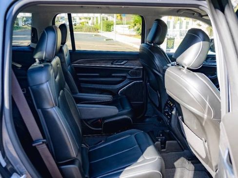 Used 2021 Jeep Grand Cherokee L Limited image 17