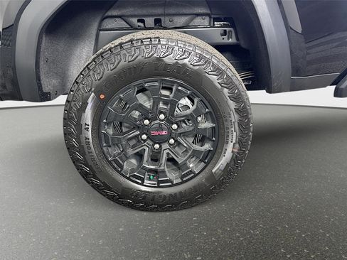 New 2026 GMC Canyon Elevation w/ Convenience Package RWD image 31