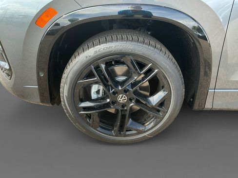 New 2026 Volkswagen Tiguan SE R-Line AWD/4WD image 14