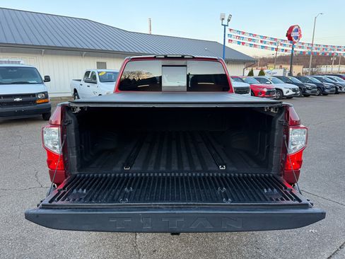 Used 2017 Nissan Titan PRO-4X image 7