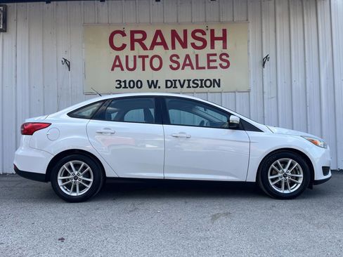Used 2015 Ford Focus SE image 2