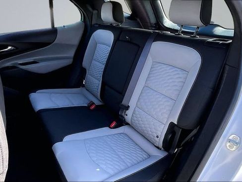 Used 2021 Chevrolet Equinox LS FWD image 22