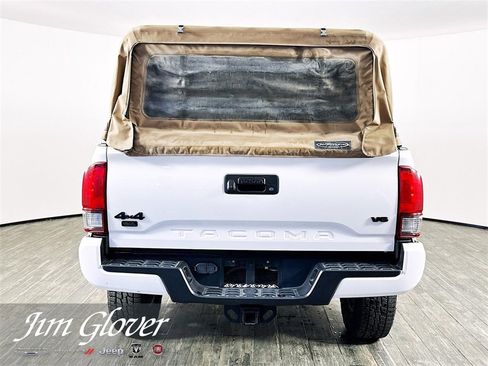 Used 2023 Toyota Tacoma 4x4 Double Cab image 5