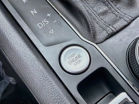 Used 2021 Volkswagen Atlas SEL Premium AWD/4WD image 16