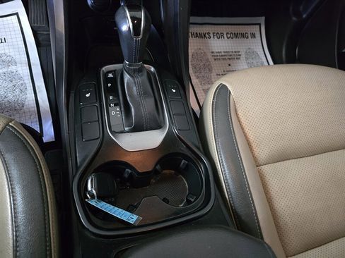Used 2014 Hyundai Santa Fe GLS image 22