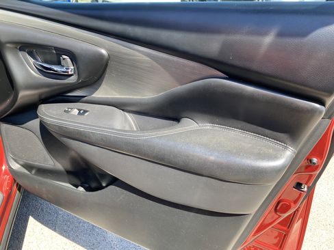 Used 2018 Nissan Murano S image 19