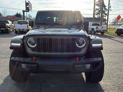 Used 2025 Jeep Gladiator Rubicon AWD/4WD image 2