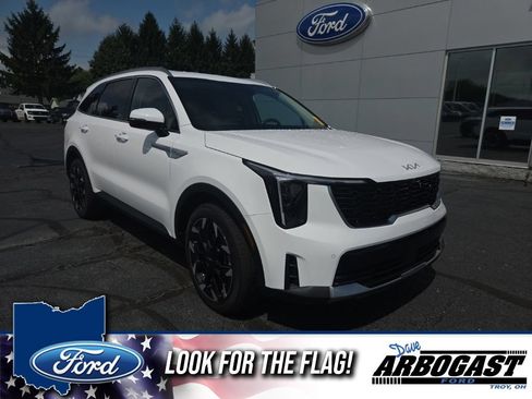 Used 2025 Kia Sorento EX FWD image 1