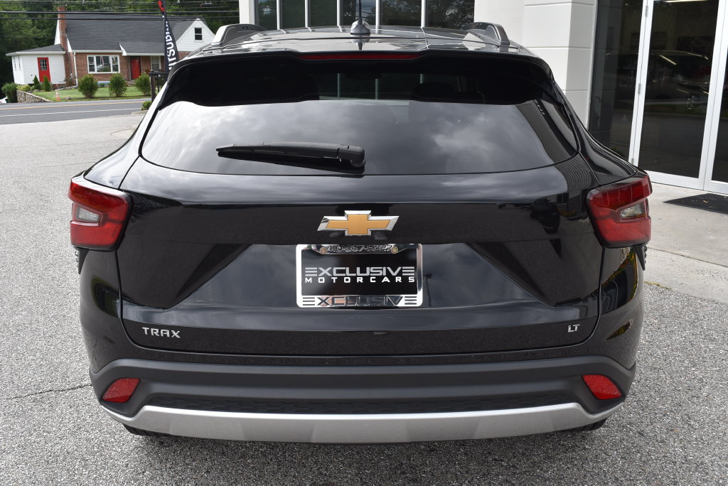 Used 2025 Chevrolet Trax LT w/ LT Convenience Package FWD image 6