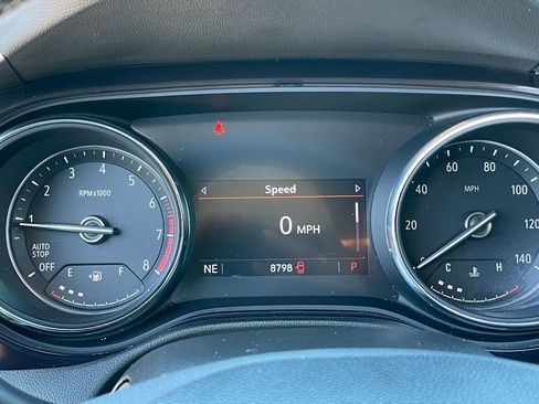 Used 2022 Buick Encore GX Essence FWD image 17