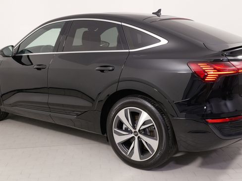 Used 2024 Audi Q8 e-tron Premium Plus w/ Premium Plus Package image 15