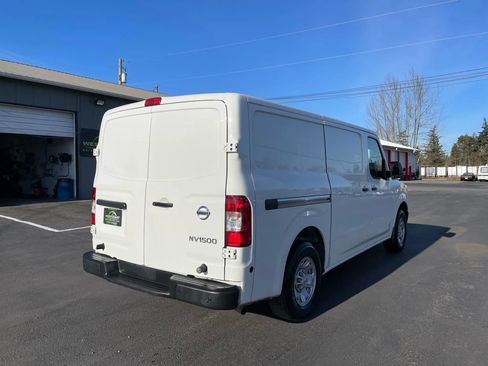 Used 2018 Nissan NV 1500 SV RWD image 8