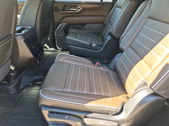 New 2027 GMC Yukon XL Denali Ultimate w/ LPO, Illumination Package AWD/4WD image 14