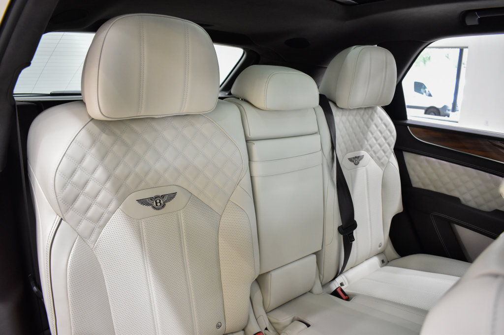 Used 2023 Bentley Bentayga AWD/4WD image 35