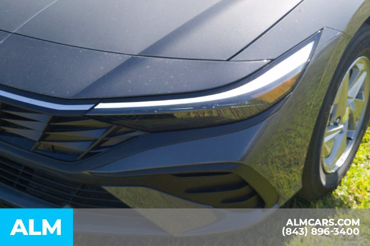 Used 2026 Hyundai Elantra SE FWD image 11